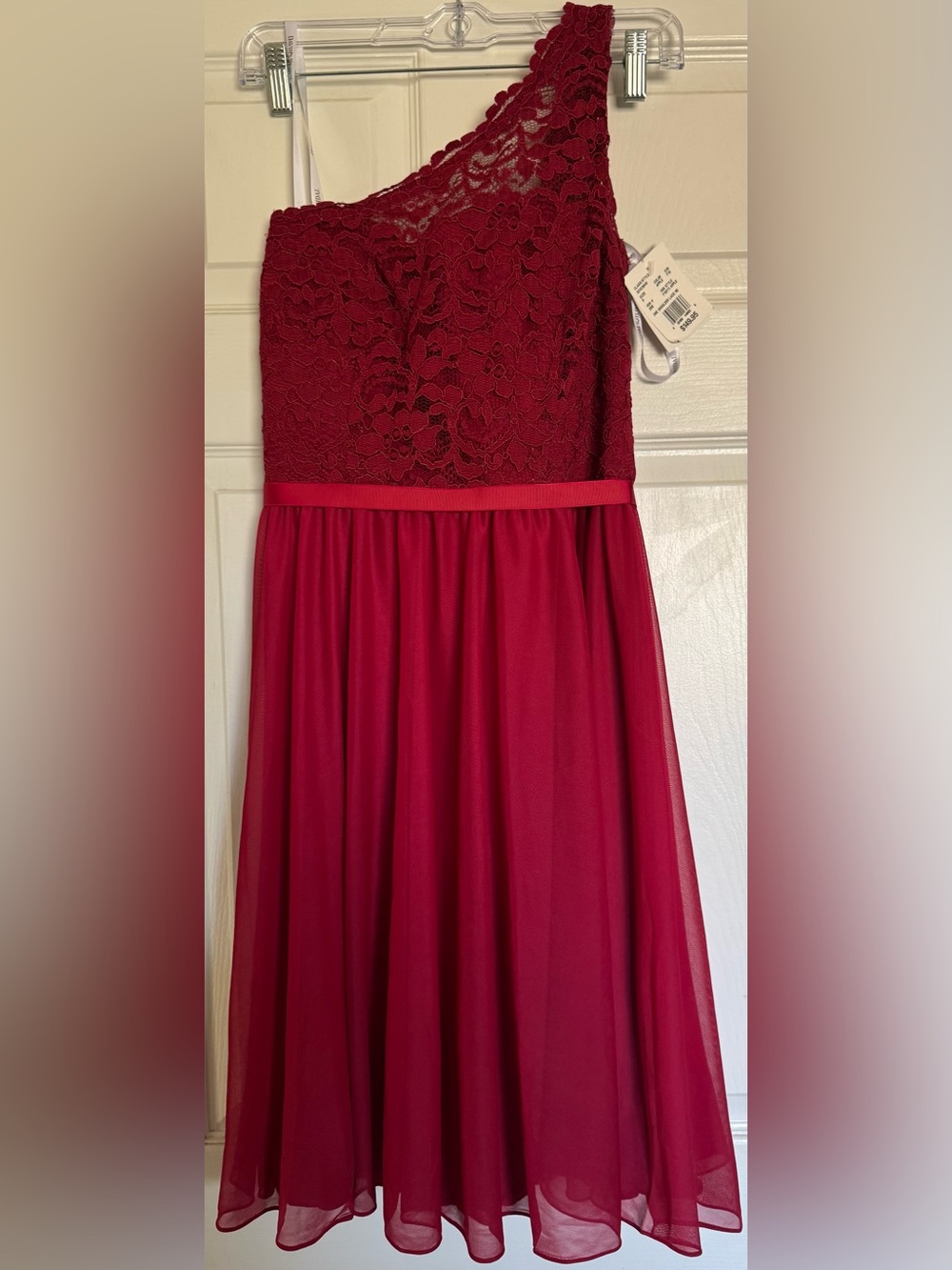 Womens David’s Bridal Beautiful Burgundy Lace & Tulle Dress